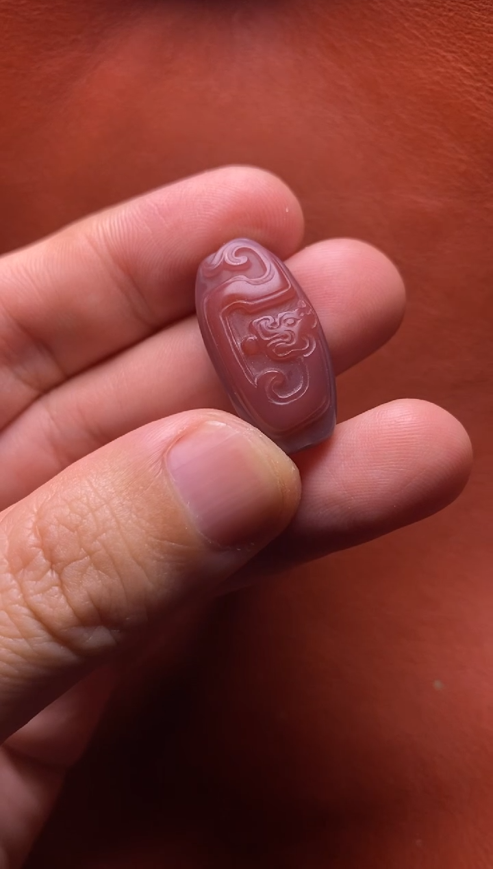 未镶嵌颈饰玛瑙/玉髓丽江料仿古龙雕刻背云（14*26）