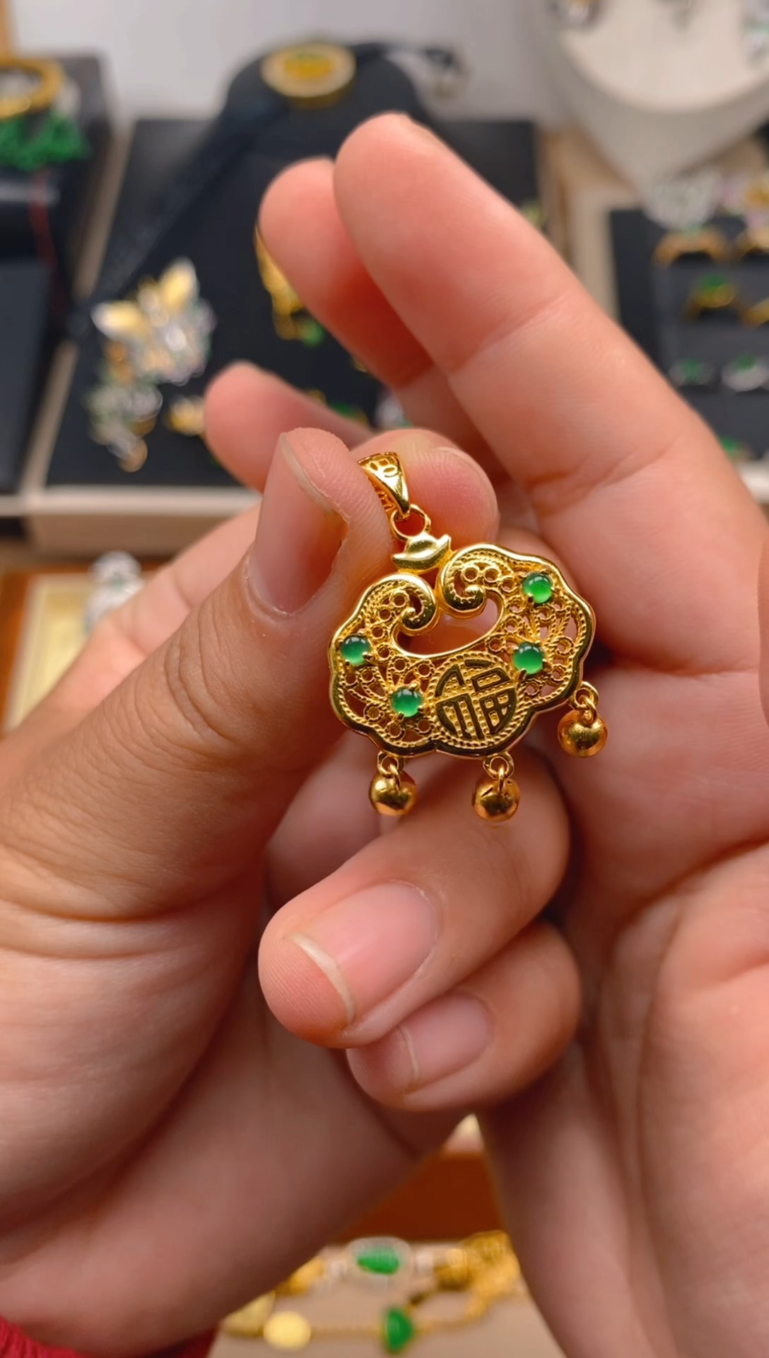 【闪购商品】翡翠吊坠(不含链)未镶嵌锁