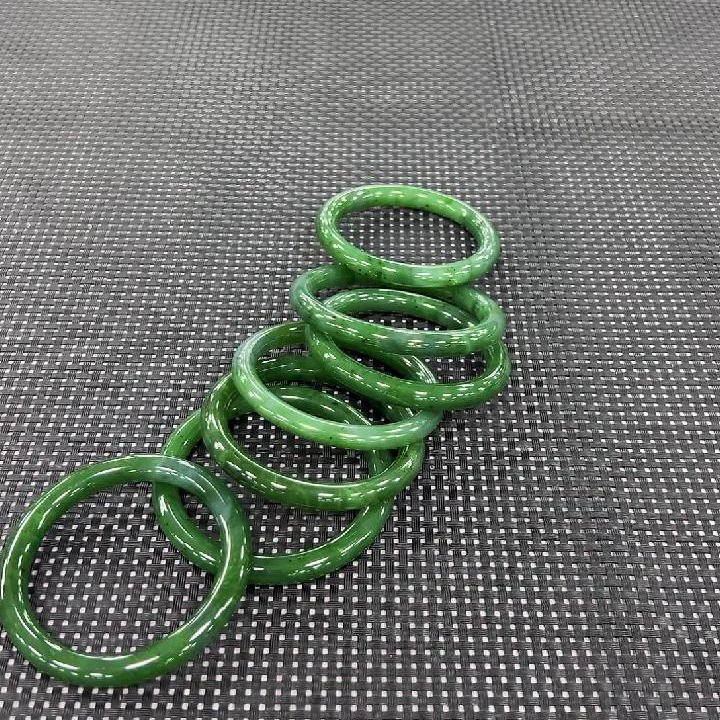 和田玉手镯一支(多样性发1件)