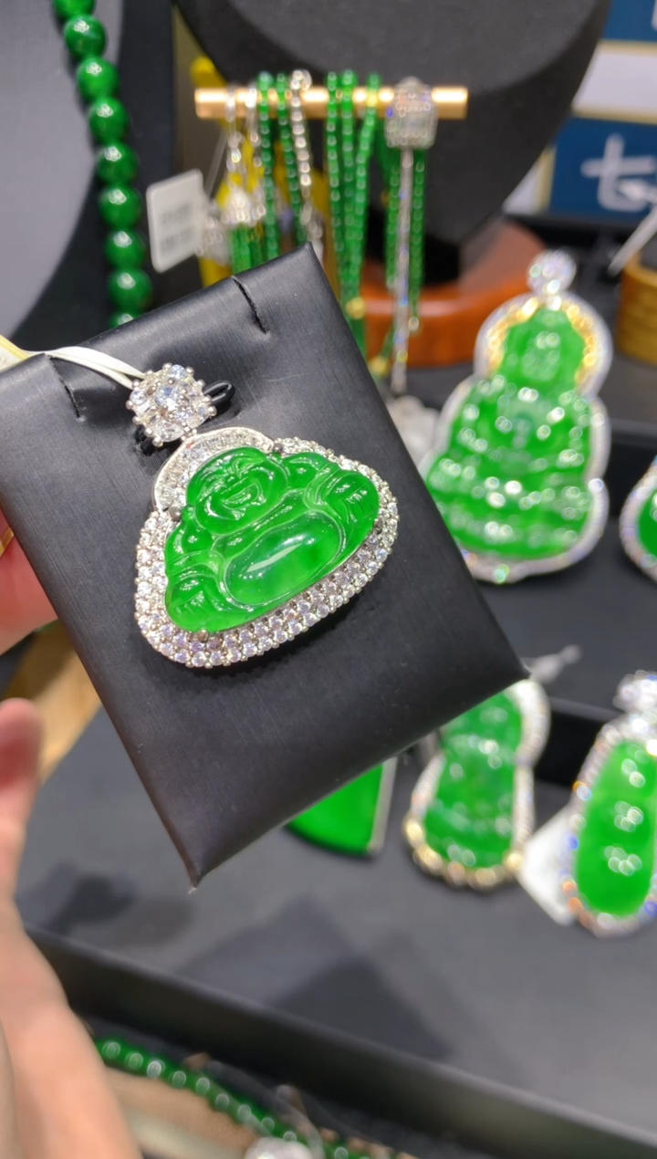 翡翠未镶嵌颈饰3一季