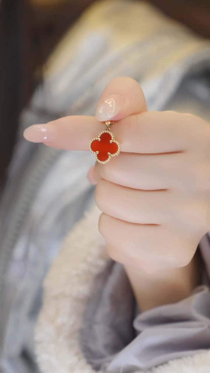 18K金镶嵌吊坠玛瑙/玉髓15mm吊坠