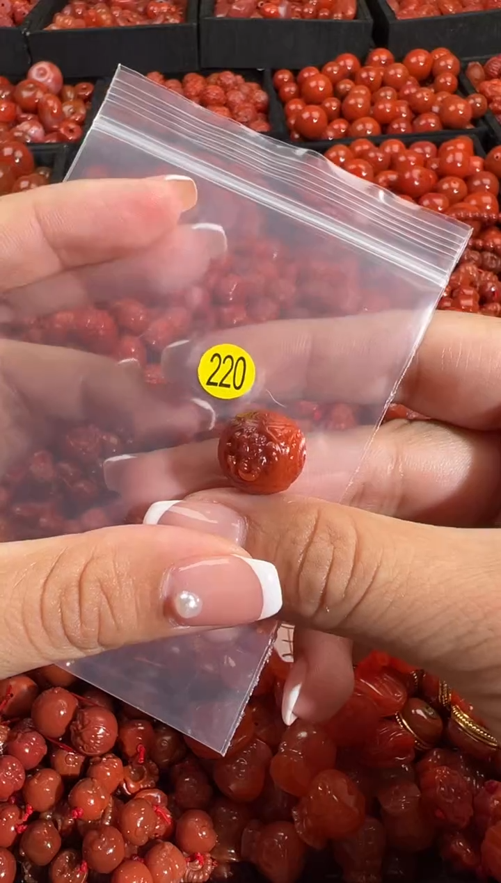 颈饰未镶嵌南红玛瑙1