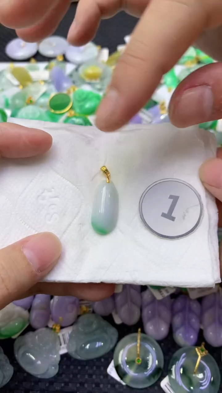 颈饰未镶嵌翡翠天然缅甸翡翠A货