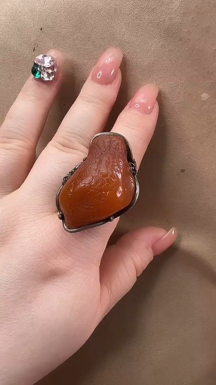 琥珀颈饰未镶嵌戒指