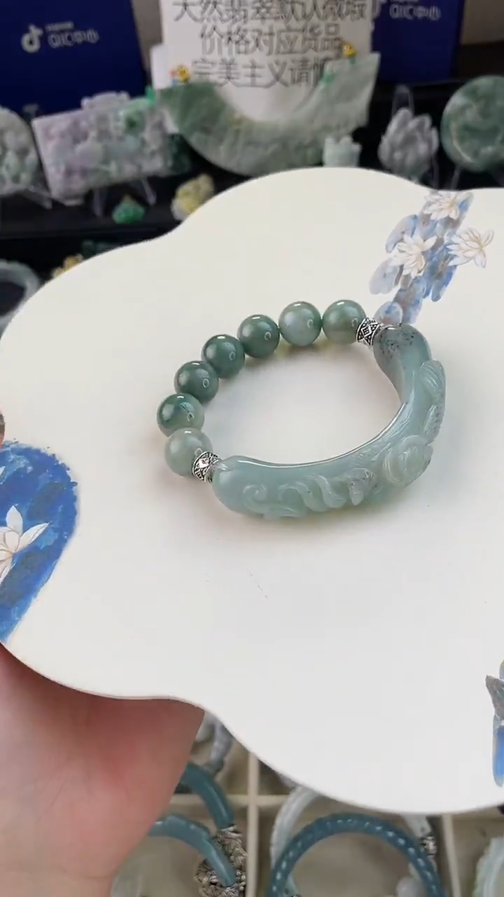 未镶嵌手链翡翠吾****：手工定制默认微瑕主播介绍为准