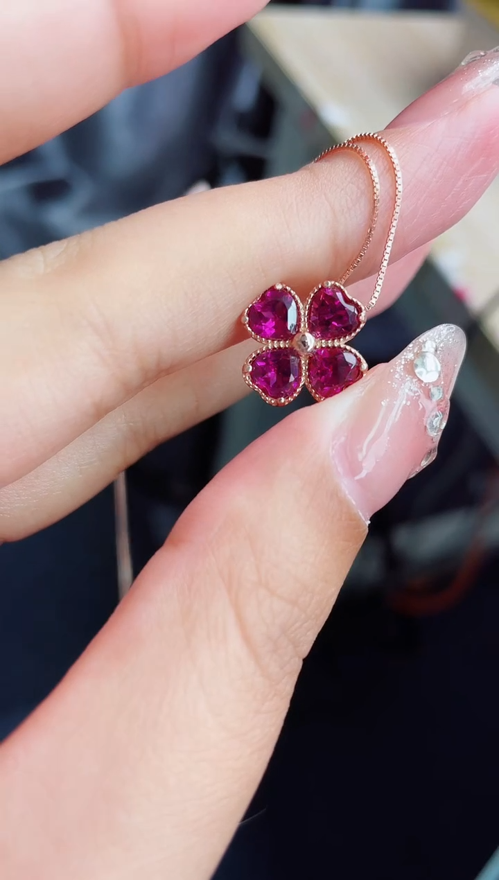 【闪购商品】石榴石颈饰银S925镶嵌吊坠