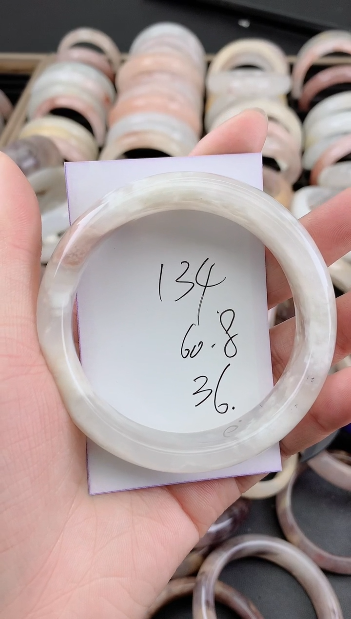 未镶嵌手镯石英质玉134