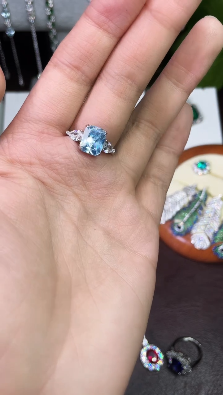 合金颈饰合成钻石海蓝戒指