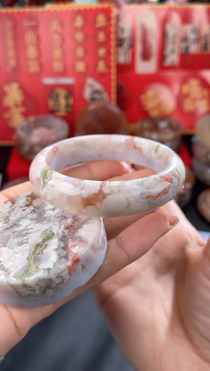 【闪购商品】石英质玉手镯未镶嵌56