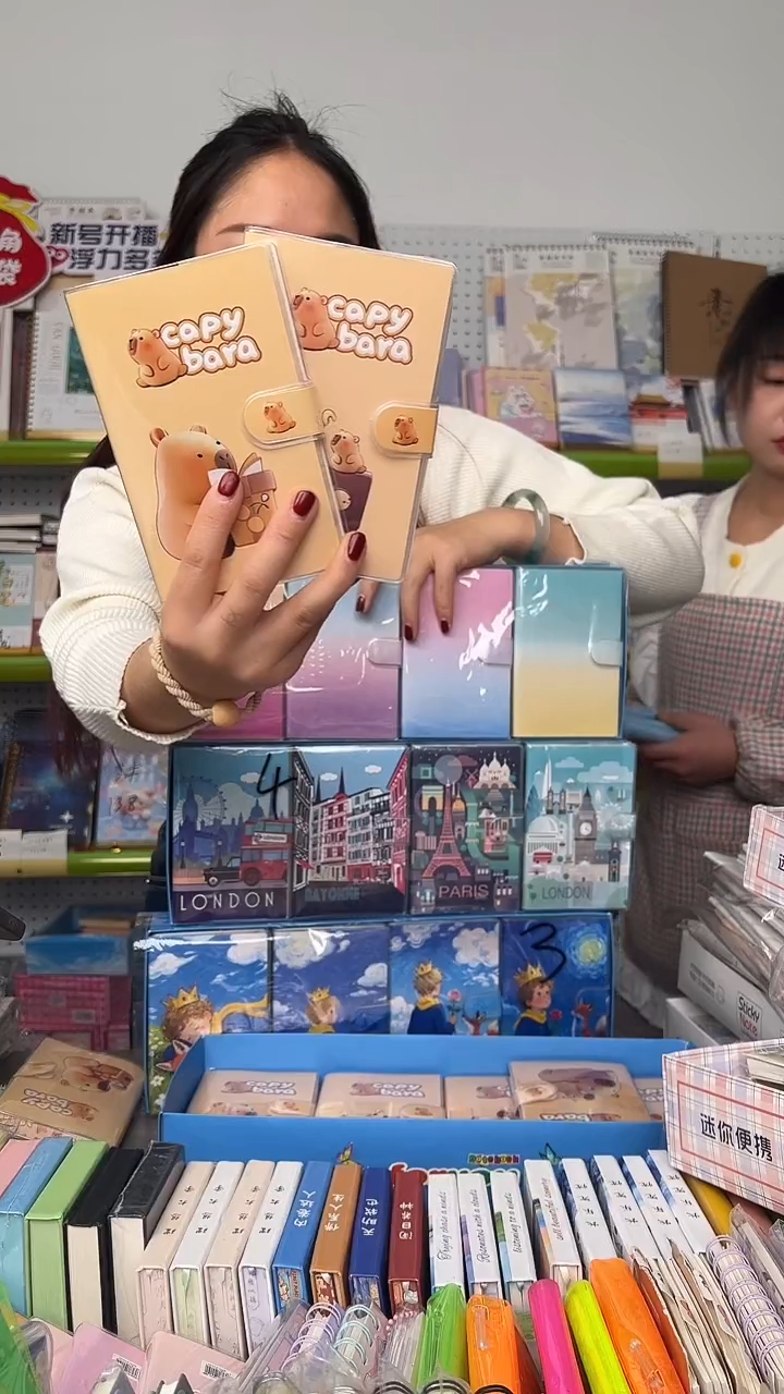 A6 搭扣胶套本 卡皮巴拉 8本