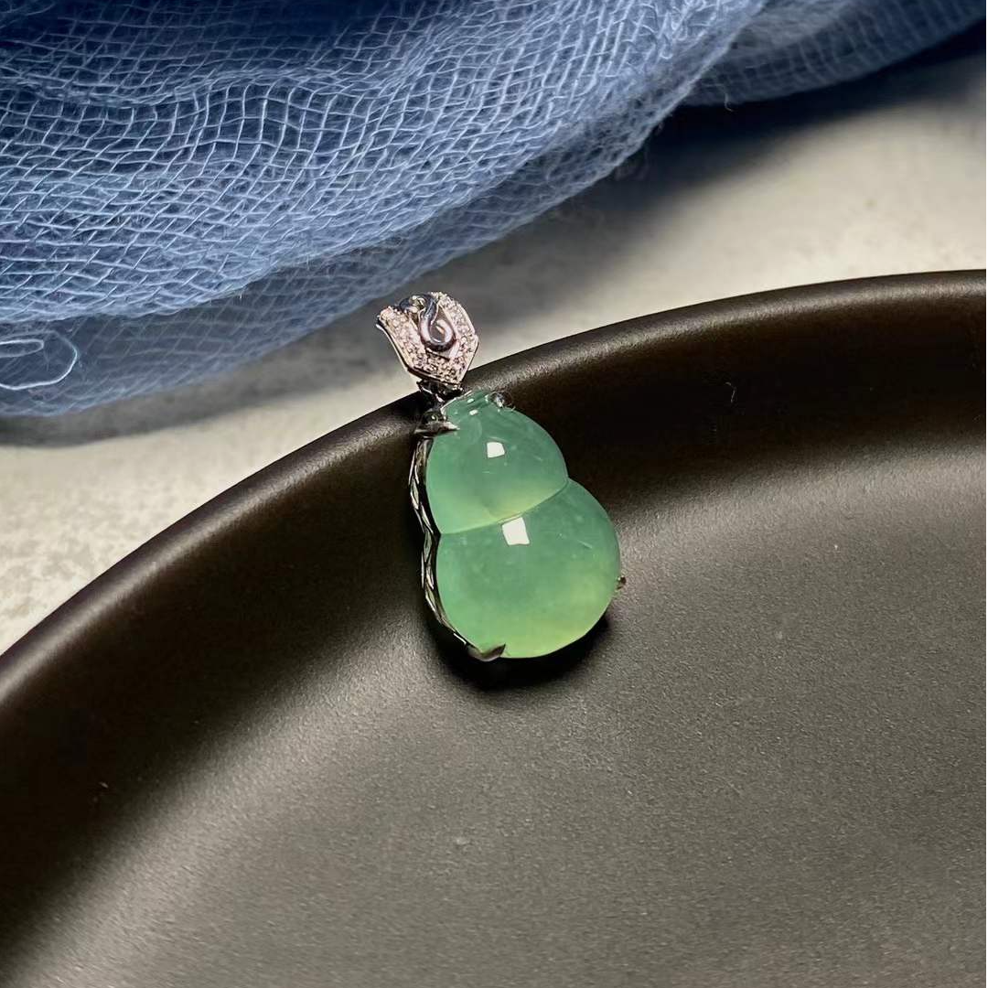  18K 翡翠A货翡翠吊坠L1321多样性发其一