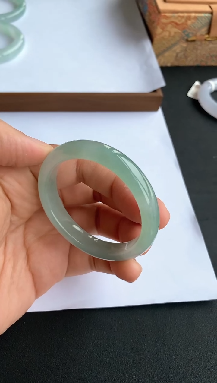 翡翠手镯未镶嵌18号52*46.3*10.7*7.6