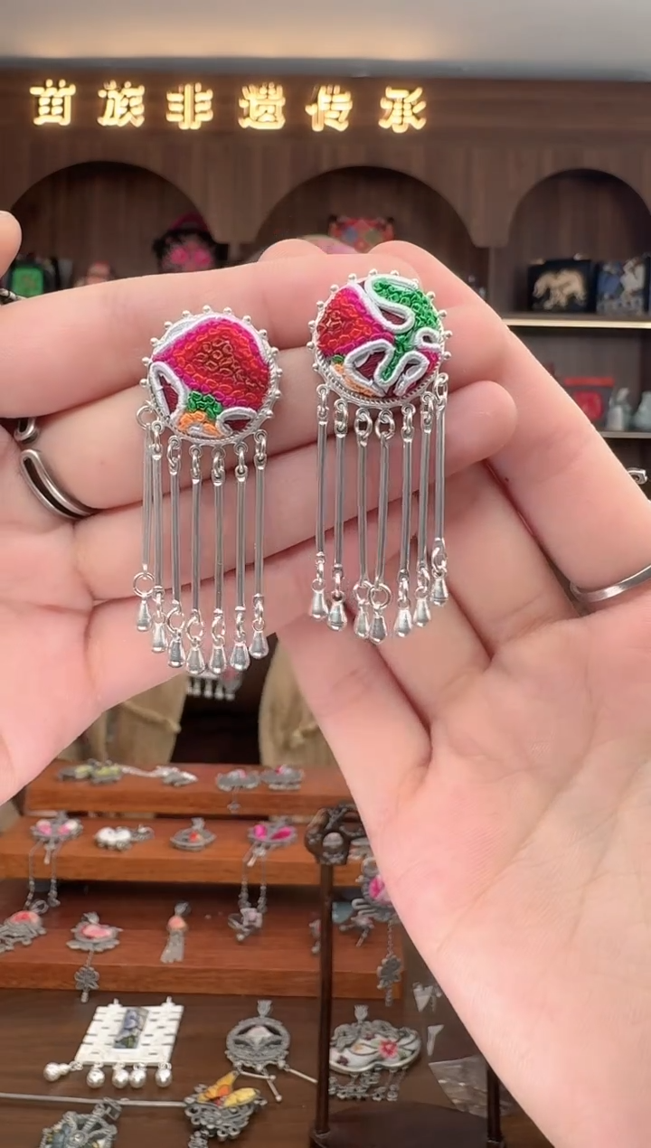 【闪购商品】织绣扶光苗绣传承100