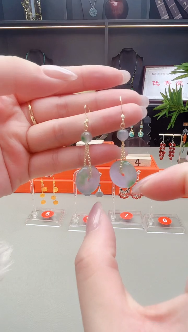 未镶嵌石英质玉（非洲翠）耳钉732