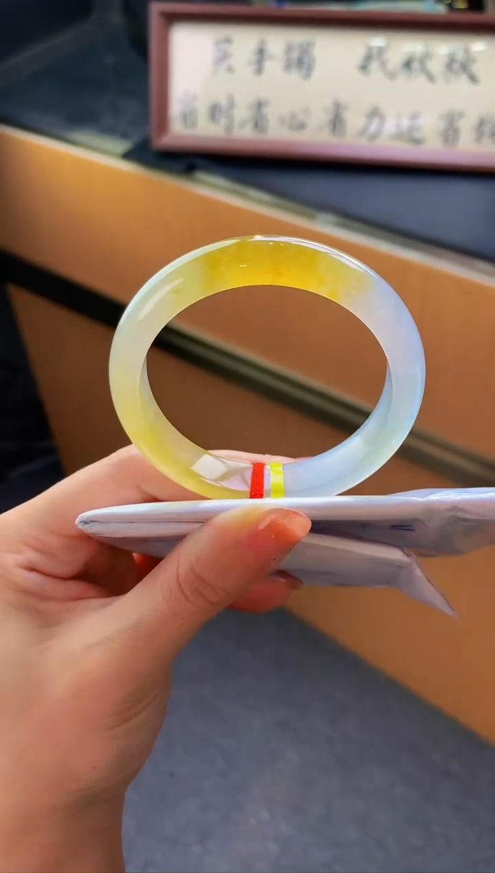 未镶嵌手镯翡翠-圈口 52全款34万 定金2万