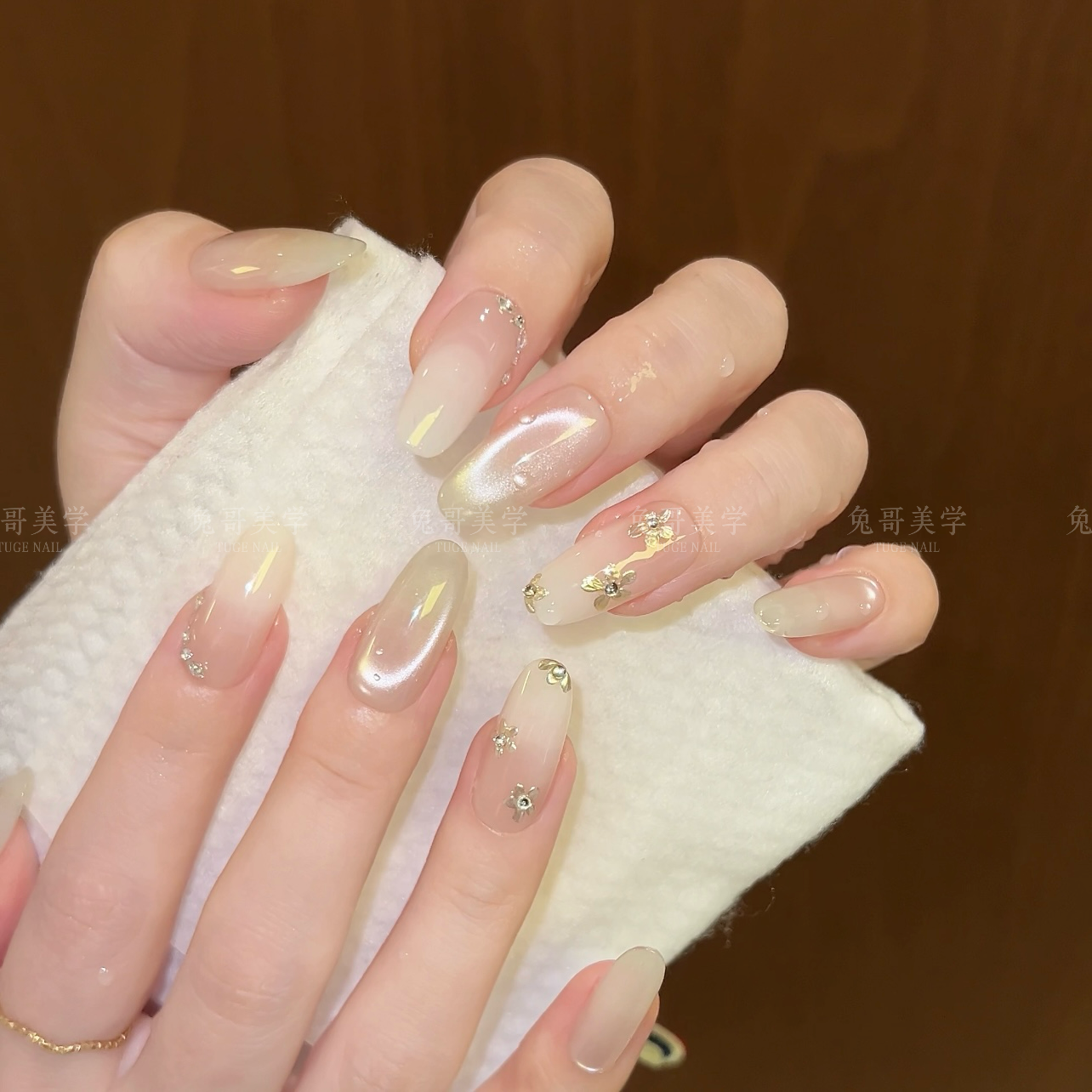 玉骨谣-TugeNail高定纯欲干净显白月光美甲青白玉猫眼手绘穿戴甲
