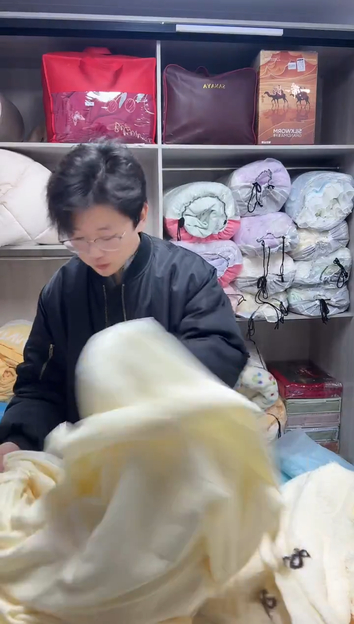 羊羔毛瑕疵米黄蝴蝶结兔毛四件套