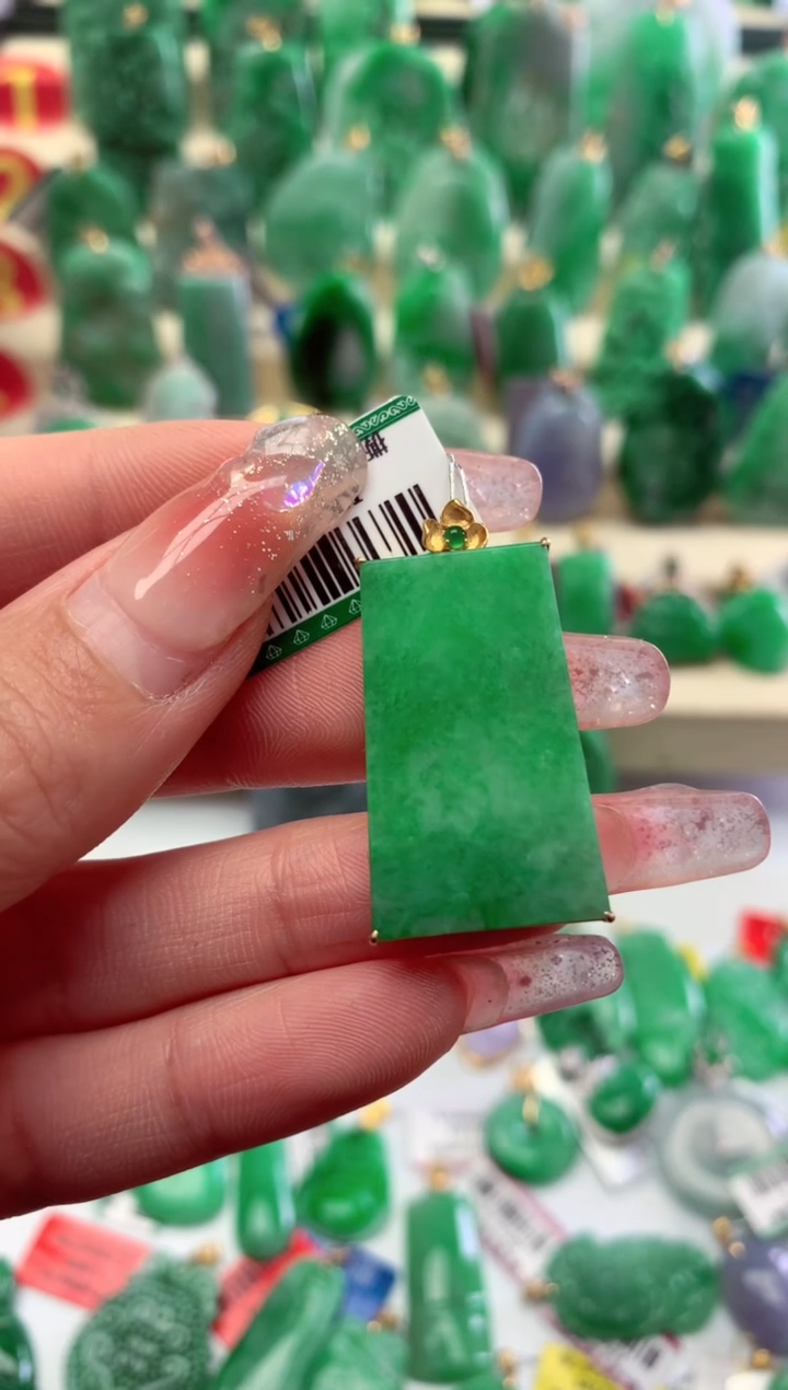 【闪购商品】翡翠颈饰18K金镶嵌挂件