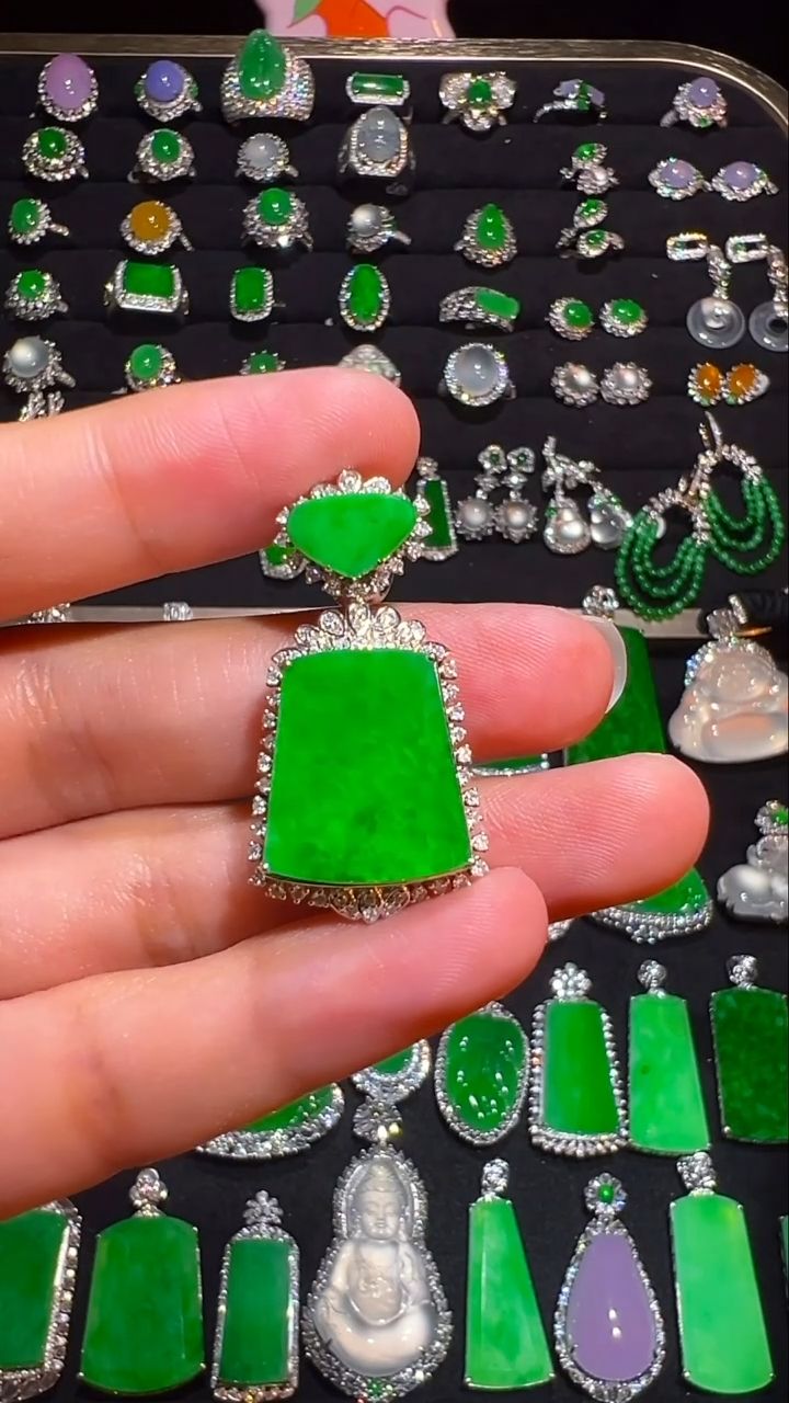 吊坠(不含链)18K金镶嵌翡翠吊坠