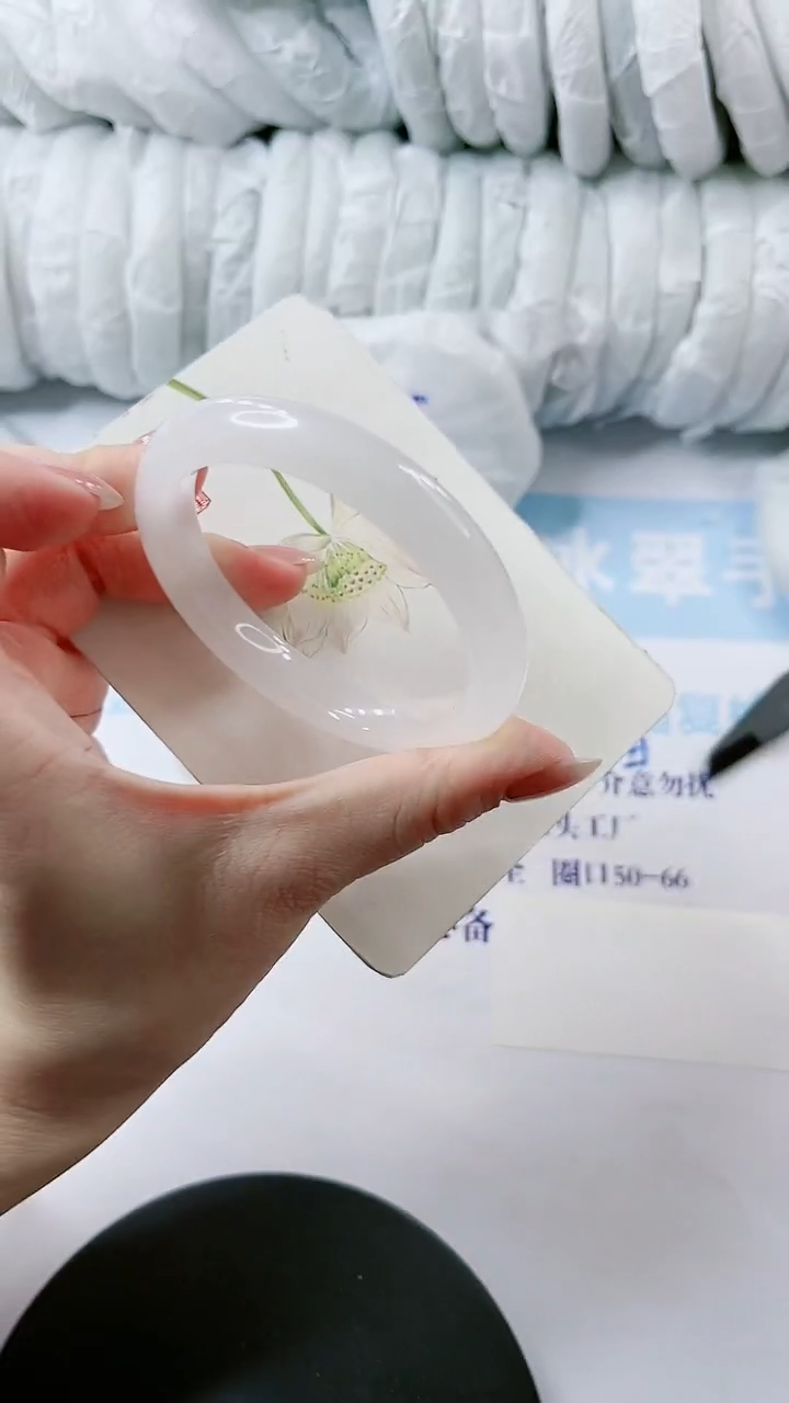 【闪购商品】石英质玉手镯未镶嵌多样性发货L119