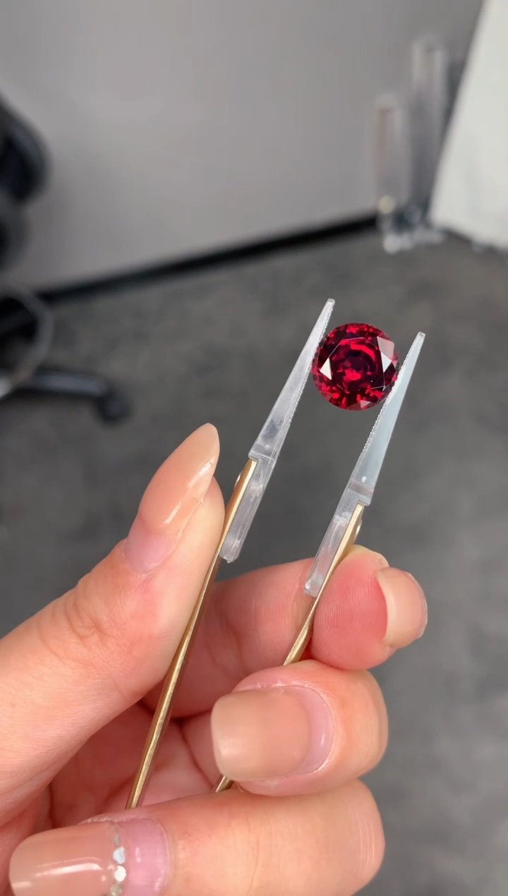 【闪购商品】石榴石裸石未镶嵌7.9ct镁铝榴石