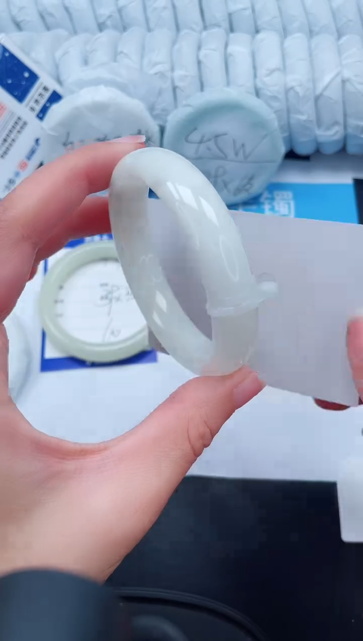 【闪购商品】和田玉手镯未镶嵌447-52.5