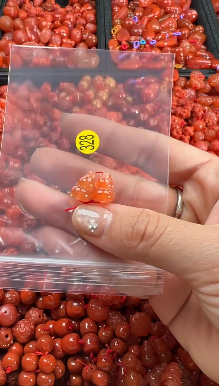 【闪购商品】南红玛瑙颈饰未镶嵌1