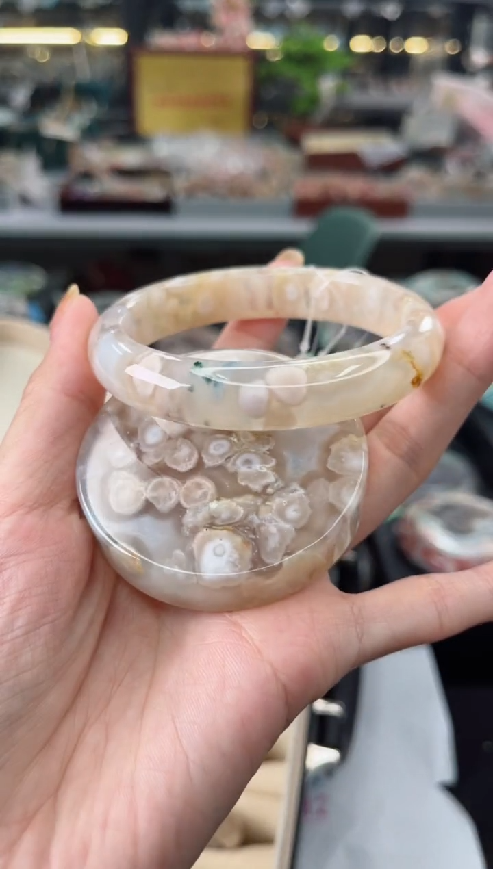 【闪购商品】石英质玉手镯未镶嵌59圈口（赠品镯心）6507096