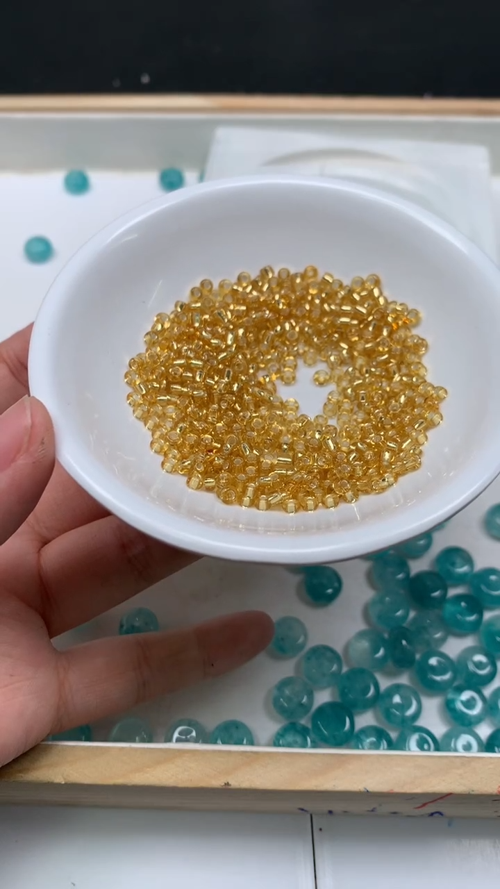 未镶嵌散珠玛瑙/玉髓E102 金色隔珠2*3mm110颗8元