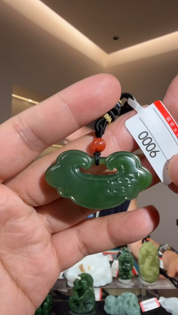 和田玉未镶嵌颈饰1