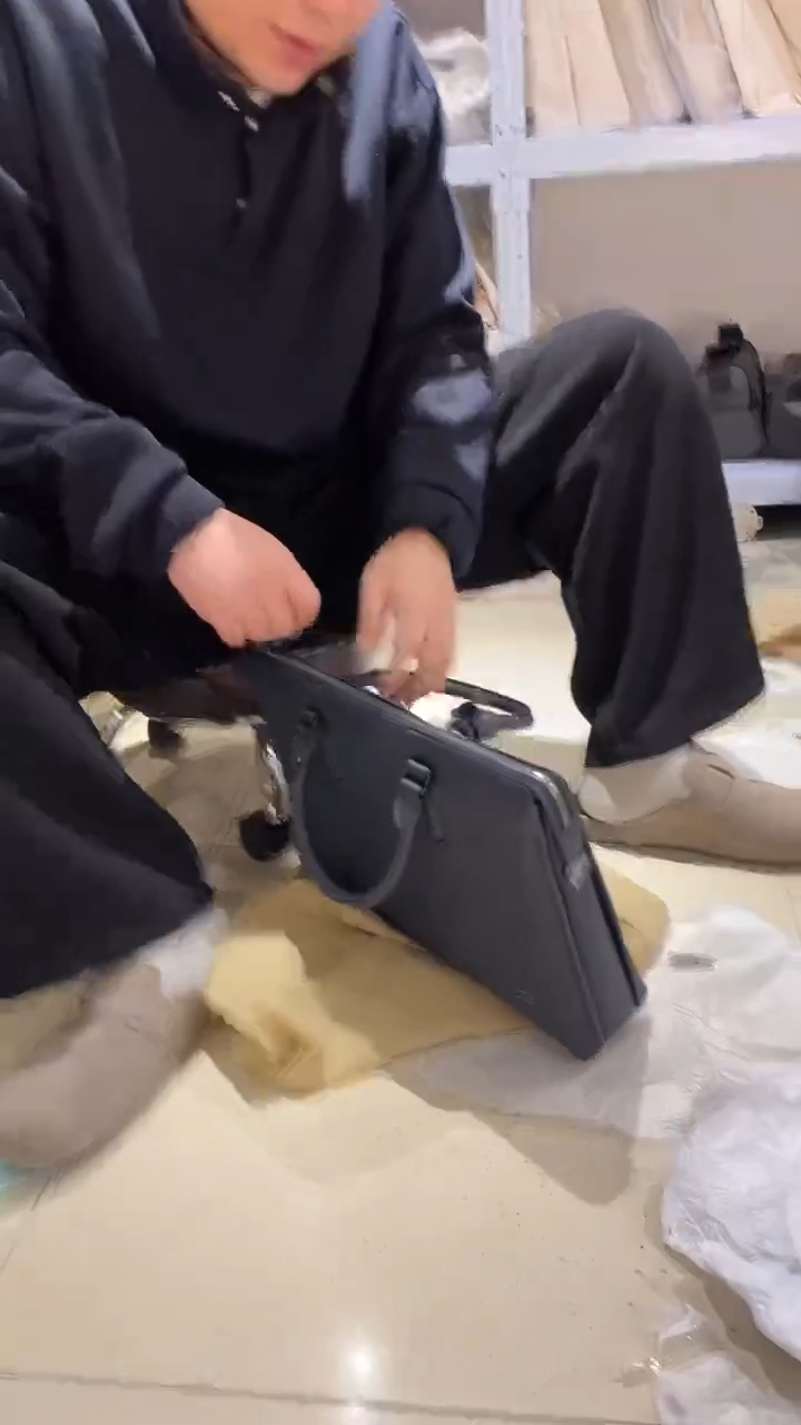 头层牛皮395品牌男包清货中（不要卡单，理性消费）