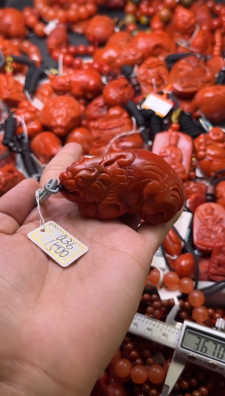 【闪购商品】南红玛瑙未镶嵌珠宝奇石a36