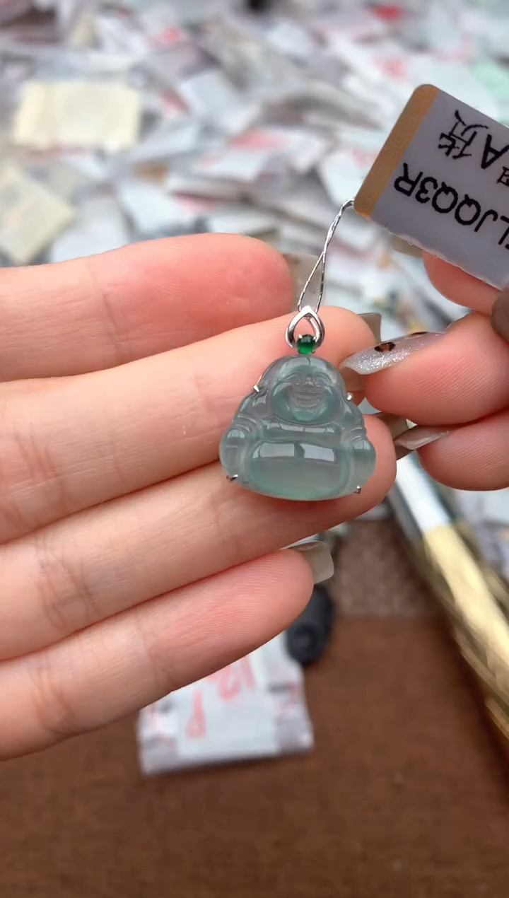18K金镶嵌挂件翡翠—