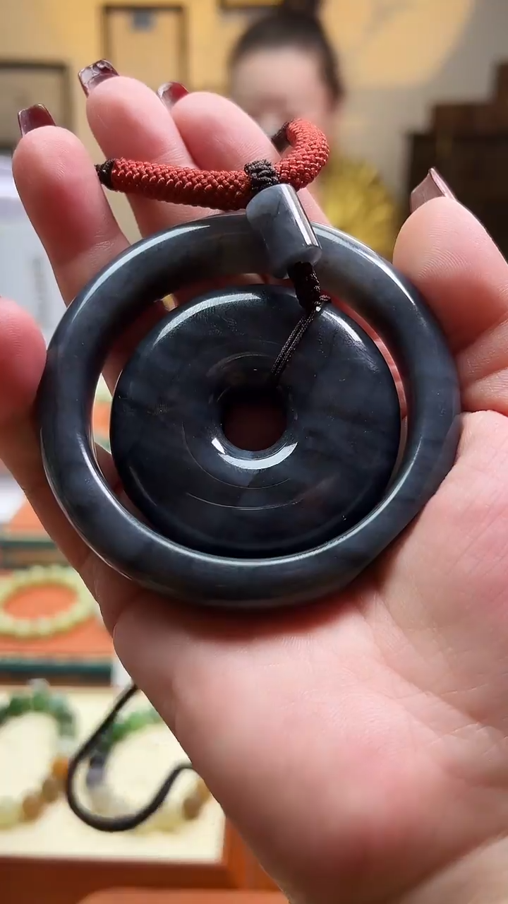 未镶嵌手镯和田玉带皮青花手镯 59圈口加青花平安扣一套