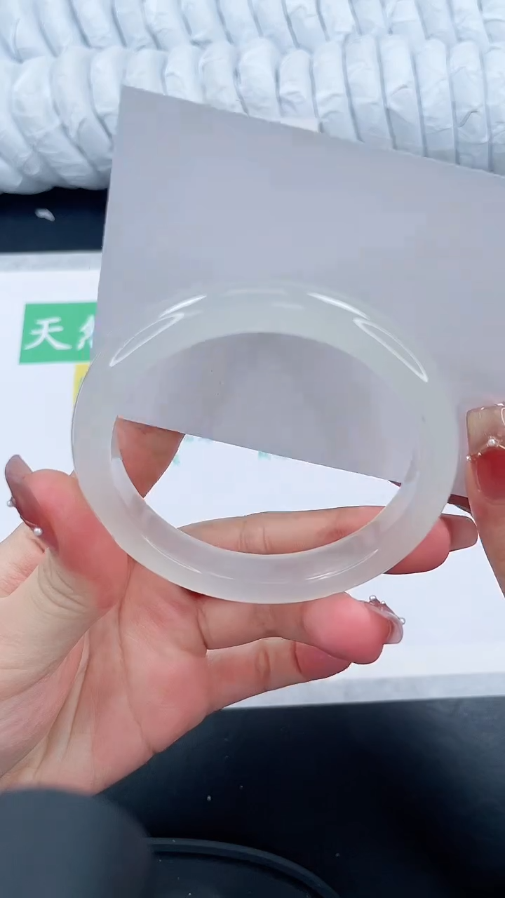 【闪购商品】石英质玉手镯未镶嵌82-60