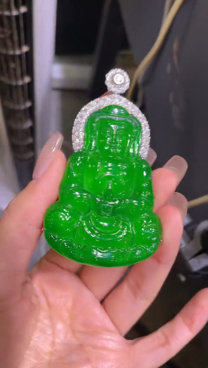 【闪购商品】翡翠吊坠(赠链)18K金镶嵌A81