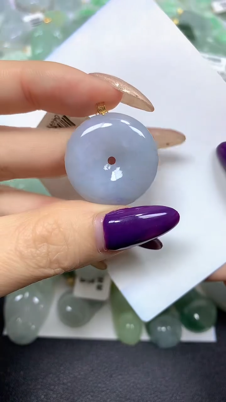 颈饰18K金镶嵌翡翠 