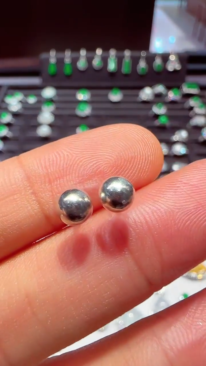 翡翠18K金镶嵌吊坠(不含链)银耳钉