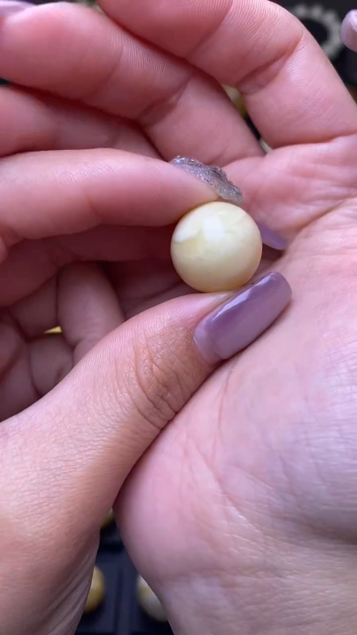 【闪购商品】琥珀裸石未镶嵌葵. 92