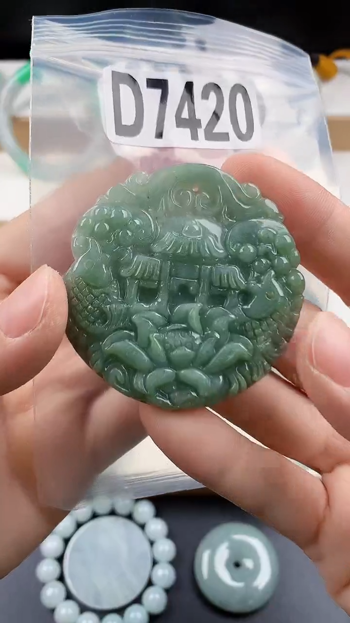 颈饰未镶嵌翡翠天然翡翠吊坠挂件