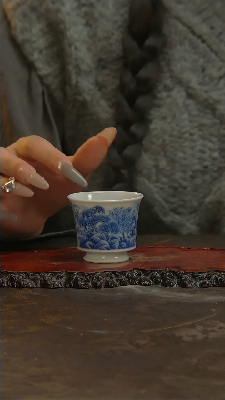 【闪购商品】青花手绘山水主人杯