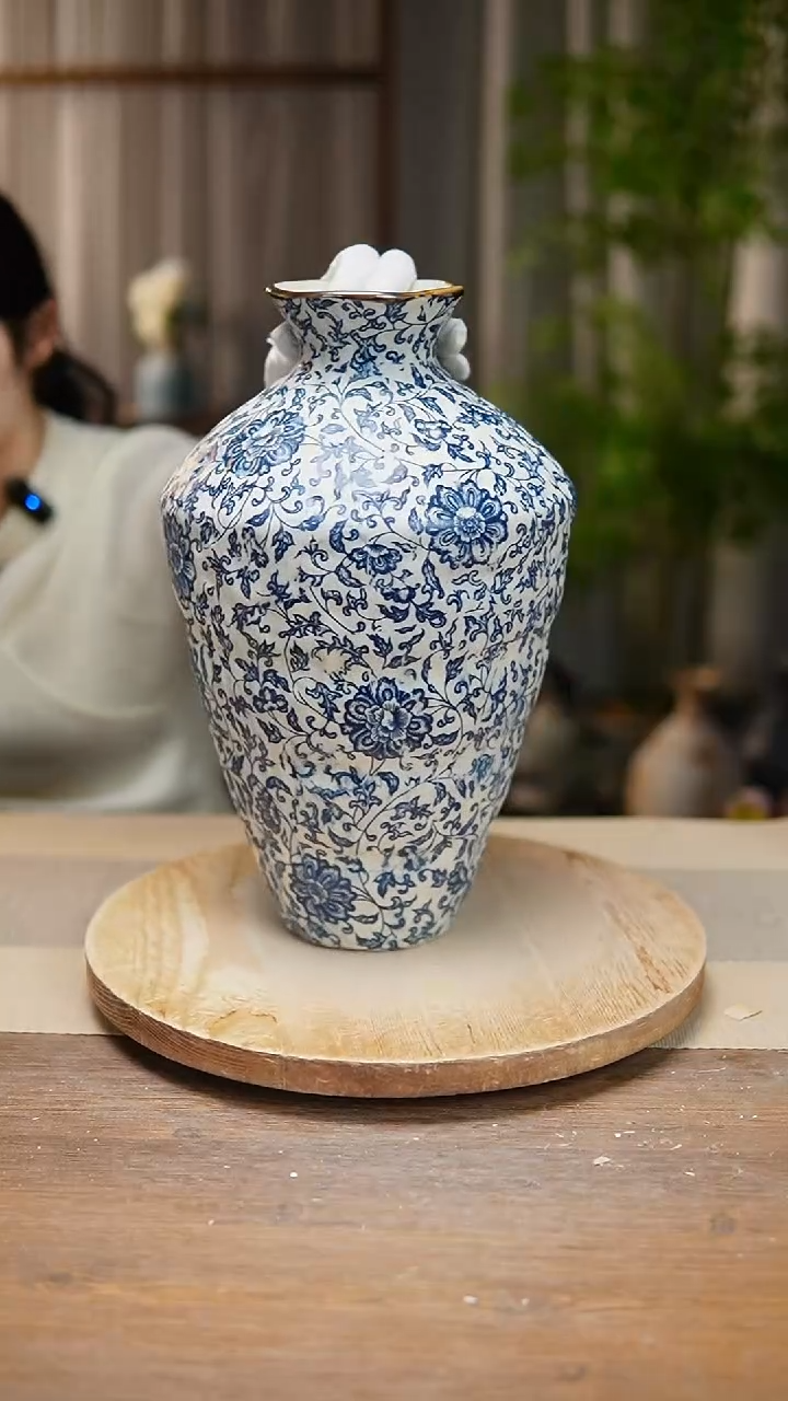 【闪购商品】陶瓷花器青花瓷缠枝莲高脚