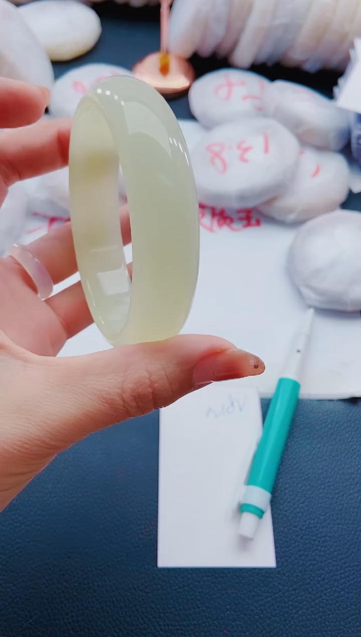 未镶嵌手镯石英质玉N182-63-64