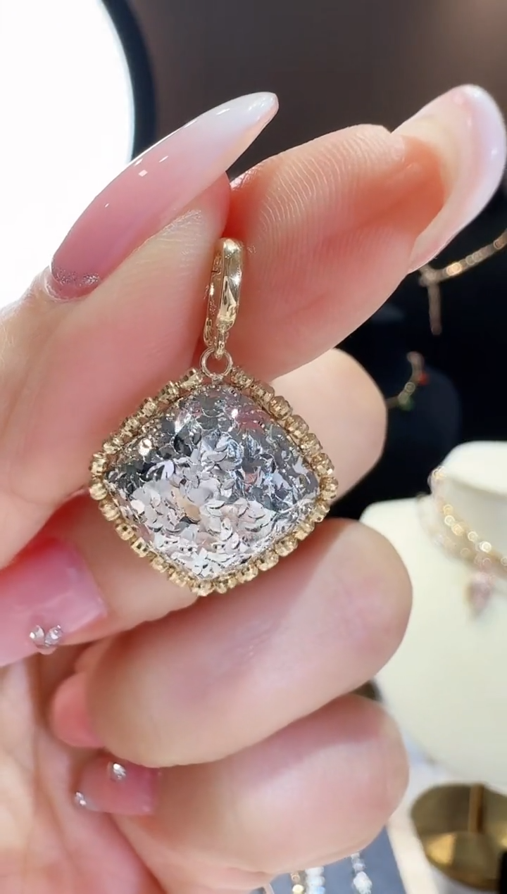 【闪购商品】18K金吊坠(不含链)双色方形车花单吊坠不含链