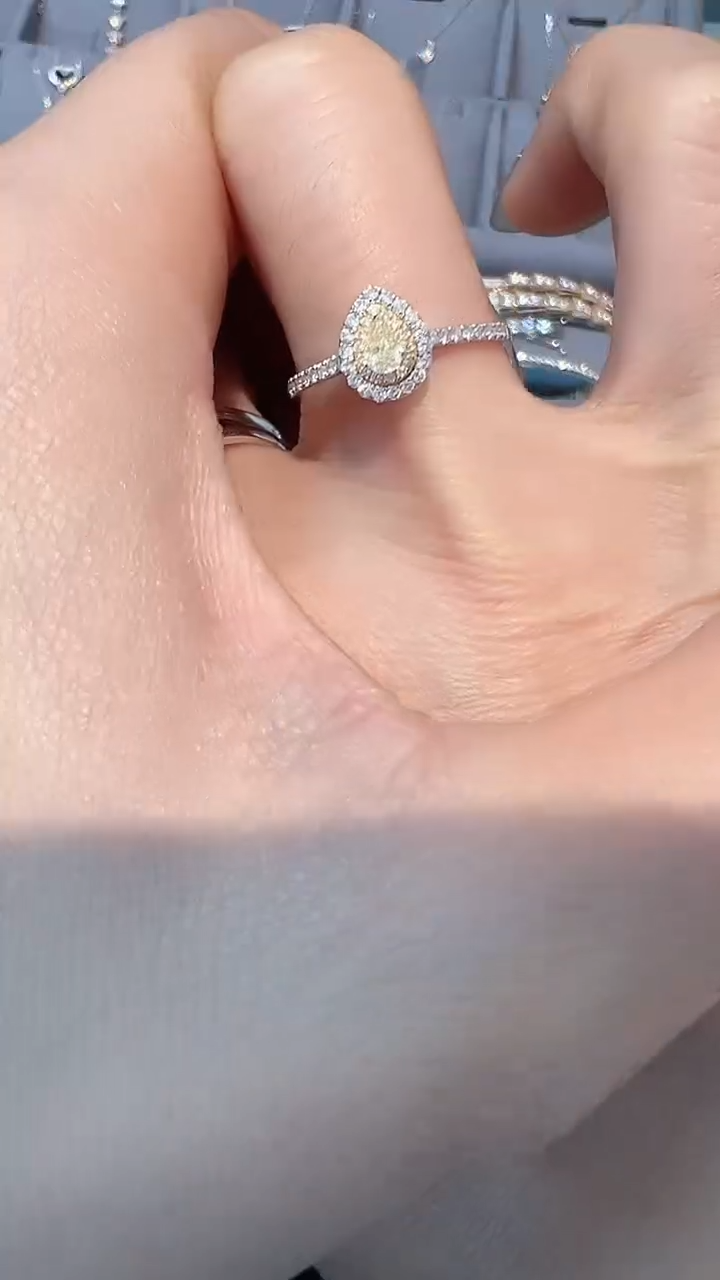 【闪购商品】钻石戒指/指环18K金镶嵌J戒指