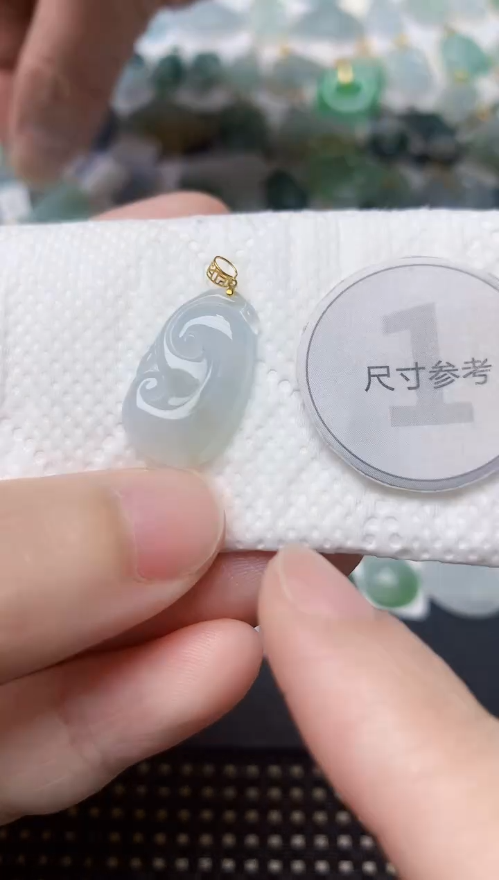颈饰18K金镶嵌翡翠天然缅甸A货翡翠