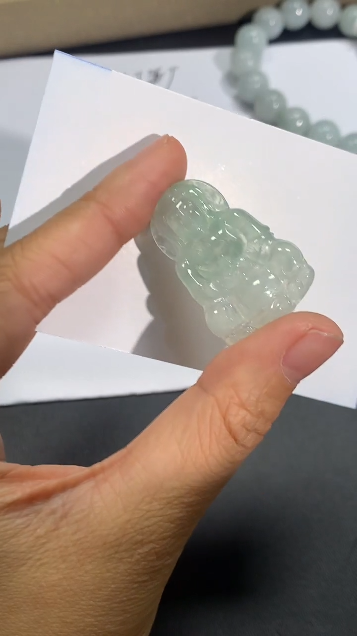 颈饰未镶嵌翡翠1