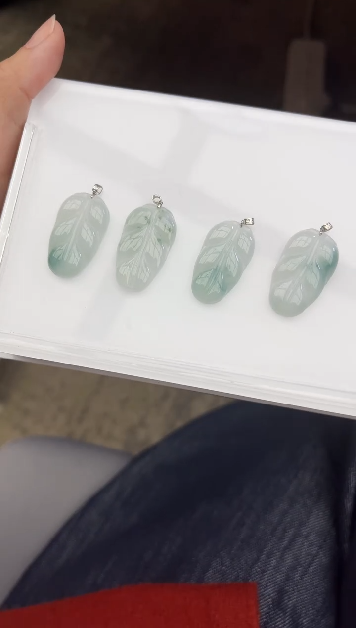 【闪购商品】翡翠颈饰18K金镶嵌C32多样性发一件/配绳子