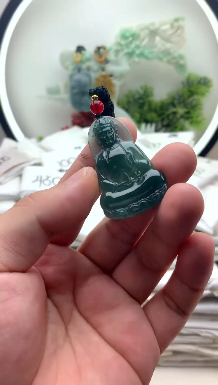 颈饰未镶嵌翡翠小观音