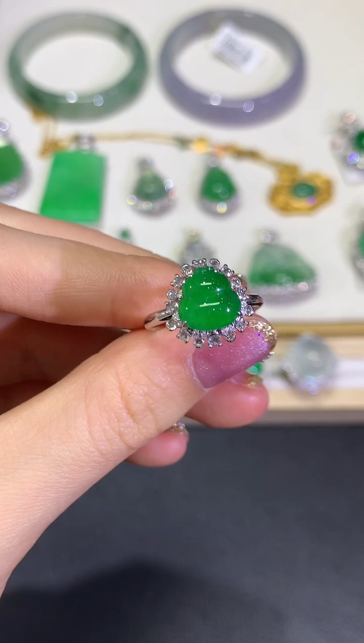 【闪购商品】翡翠颈饰18K金镶嵌团购53